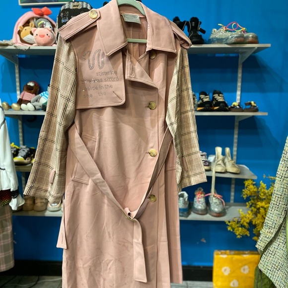 Trench coat,pink trench coat, designer trench coat - Picture 2 of 6